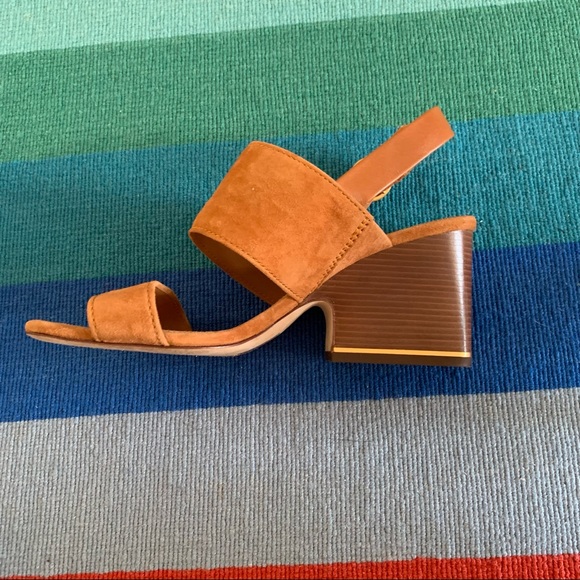 *Sold*. Tory Burch Selby Block Heel Sandal • Size 8.5 - Picture 9 of 11